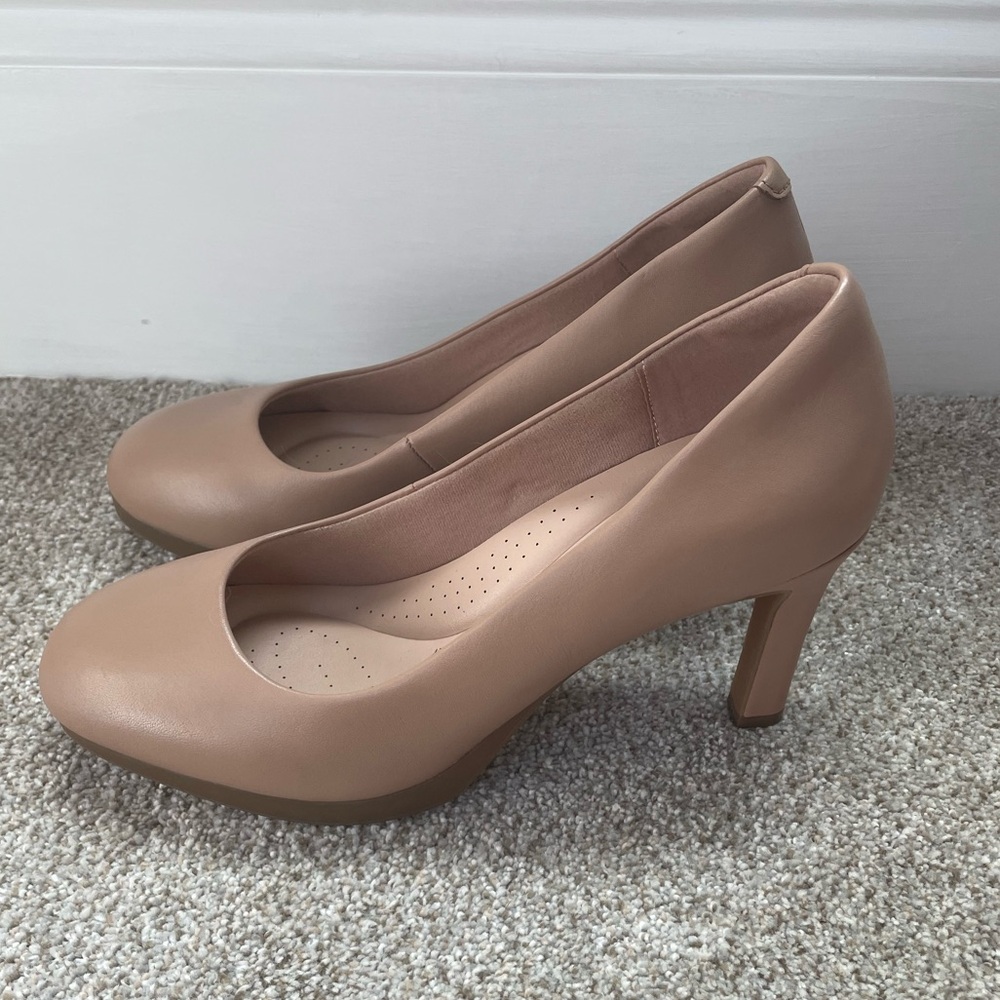 Clarks Ambyr2 Braley Leather Pumps